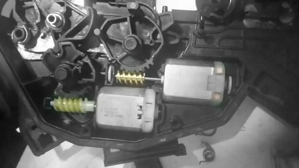 Kit 2 Motor Trava Eletrica Fox 2003 a 2019 Porta Tanque Porta-malas - Imagem 5